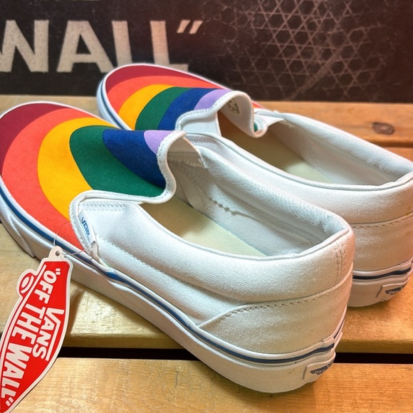 Vans Men's Classic Slip-On (Rainbow) True White - Picture 4 of 9